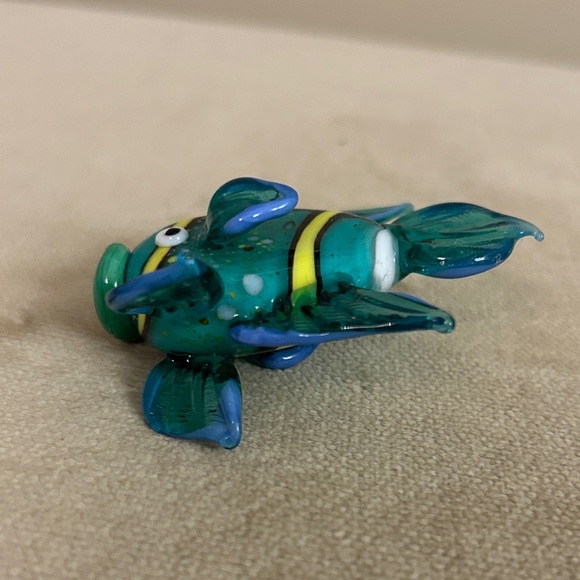 Handcrafted Glass Fish Figurine - Turquoise with Yellow Stripes - Picture 6 of 6